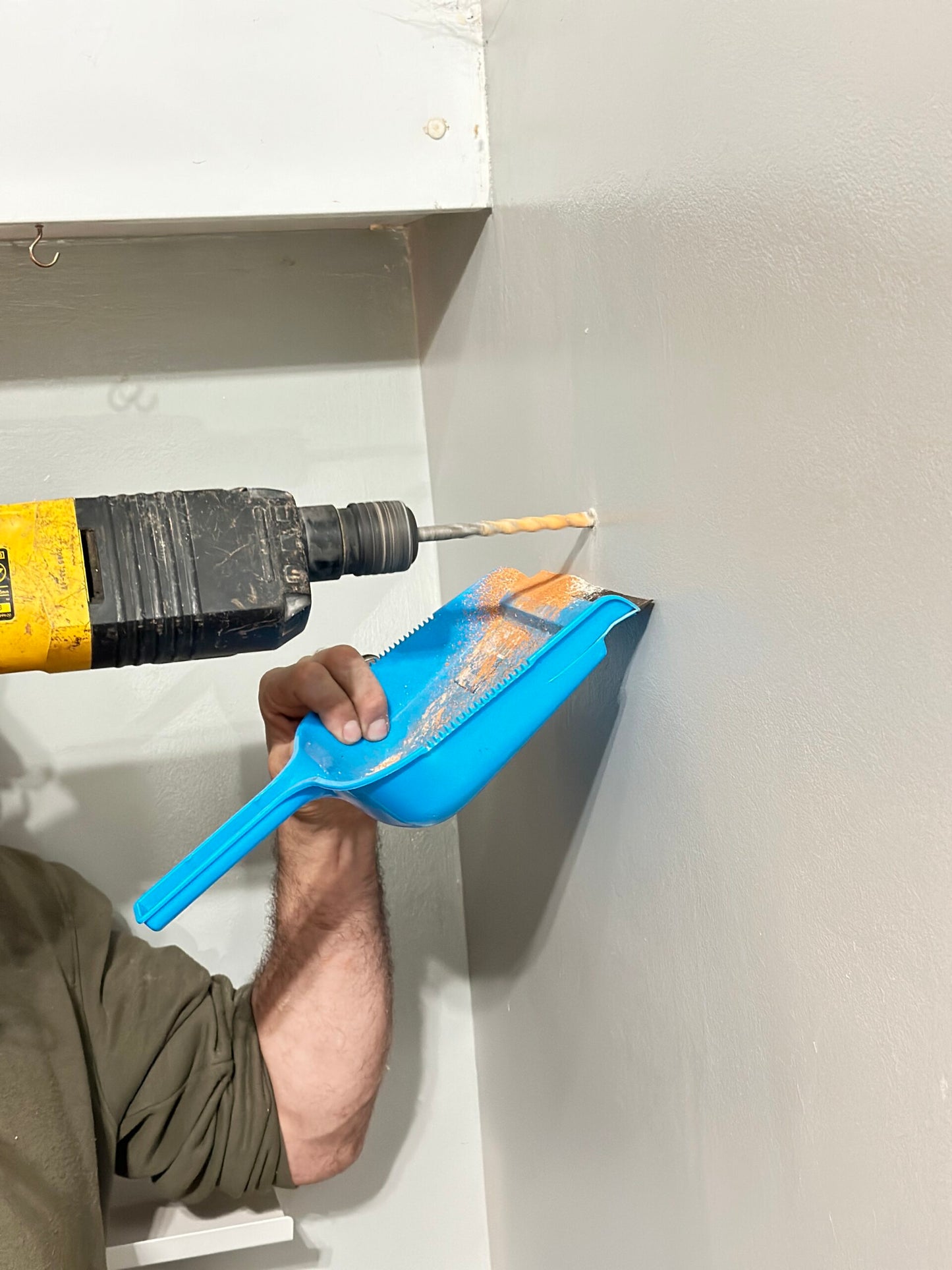 Wall Mounted Nail Polish Rack Landscape with Delicate Decoration